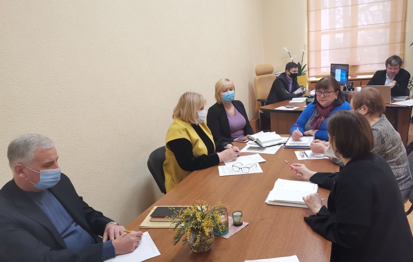 Відбулась пряма телефонна лінія Уряду за участю керівництва МОН