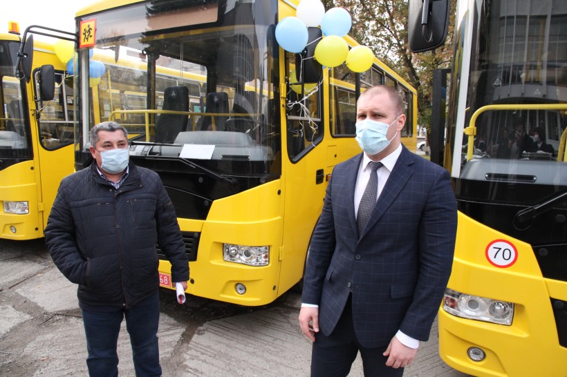 15 шкіл Полтавщини отримали нові автобуси