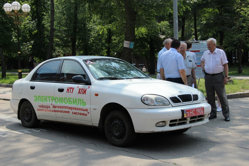 Харківський політех презентував перший в Україні електромобіль із суперконденсаторною батареєю