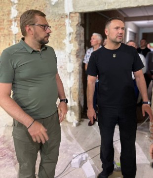 Сергій Шкарлет ознайомився зі станом готовності закладів освіти Чернігівщини до нового навчального року та взяв участь у відкритті лабораторії інновацій