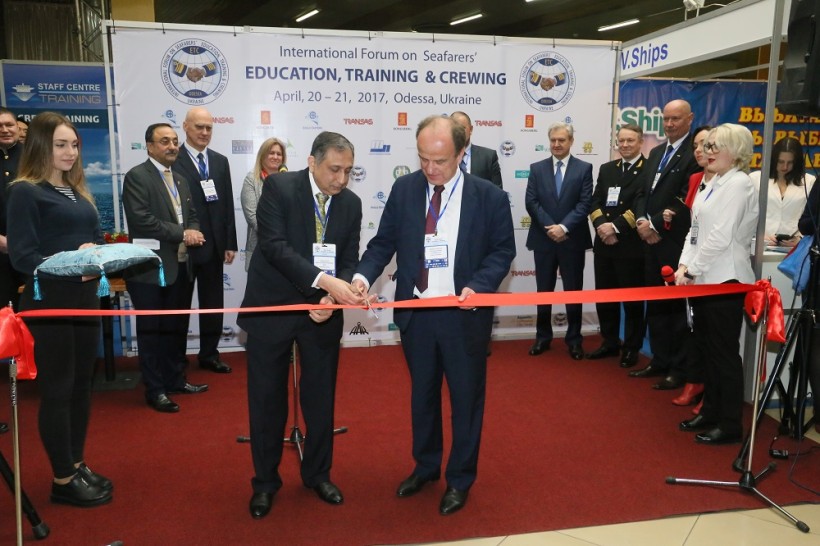 Понад 70 делегацій з 20 країн світу беруть участь у Міжнародному форумі з освіти, практичної підготовки та працевлаштування моряків у Одесі
