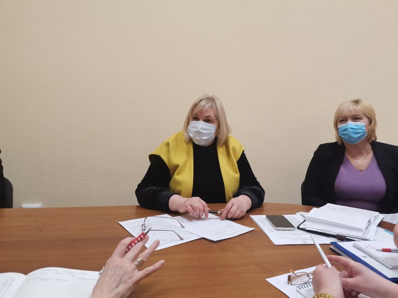 Відбулась пряма телефонна лінія Уряду за участю керівництва МОН