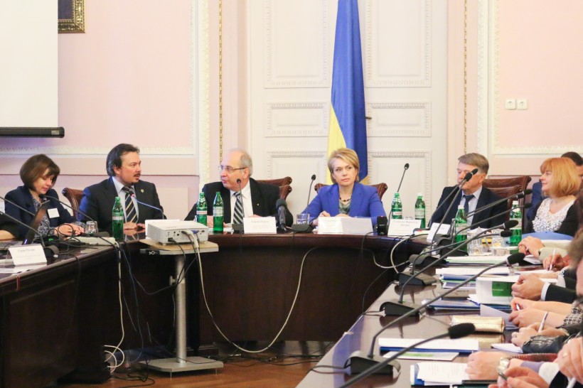 Лілія Гриневич дала доручення керівникам управлінь освіти провести моніторинг використання Хрестоматій для 1-4 класів