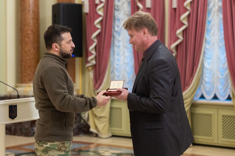 Про сумлінну роботу українських освітян сьогодні свідчать не лише здобутки їхніх учнів на олімпіадах, а й перемоги на фронті, – Володимир Зеленський