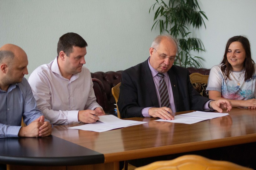 Нові освітні програми, розбудова мережі НПЦ з будівельних професій та створення окремого порталу для комунікацій - підписано Меморандум з “Сініат”