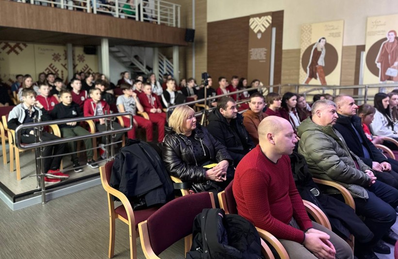 Міністр освіти і науки ознайомився з організацією освітнього процесу в опорному закладі на Житомирщині