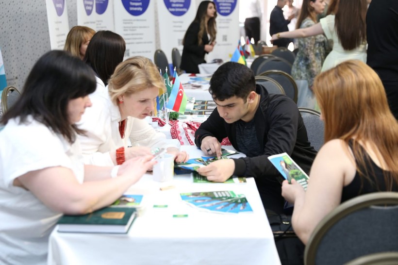 Виставка український університетів в Азербайджані: презентація можливостей української вищої освіти для іноземних вступників