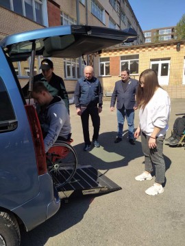 Кам’янець-Подільський державний інститут отримав спеціально обладнаний автомобіль