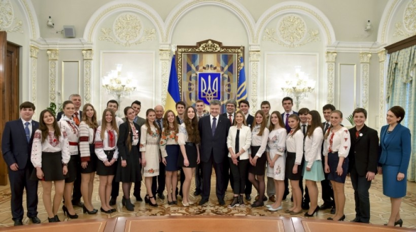 Президент України зустрівся з переможцями Всеукраїнського конкурсу-захисту науково-дослідницьких робіт учнів-членів МАН