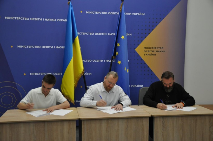 Електростенди для профтехів і нові навчальні курси з їхнього використання — МОН та Schneider Electric підписали меморандум про співпрацю
