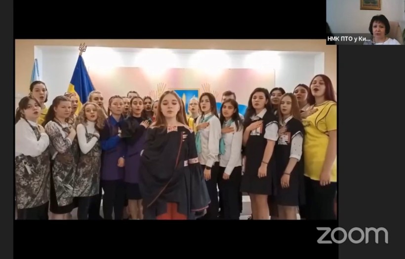 Представники сфери професійної освіти взяли участь у флешмобі до Дня Соборності України
