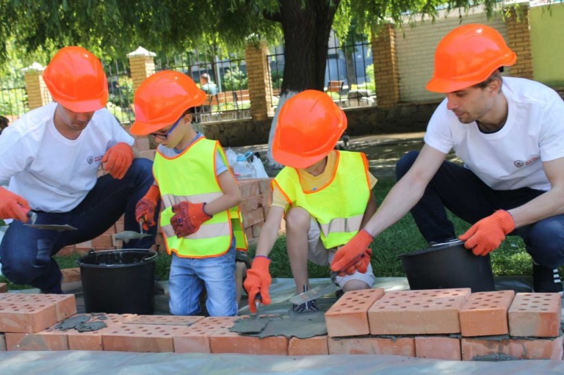 Презентація 40 спеціальностей, майстер-класи та конкурси: у Херсоні провели дитячий фестиваль професій