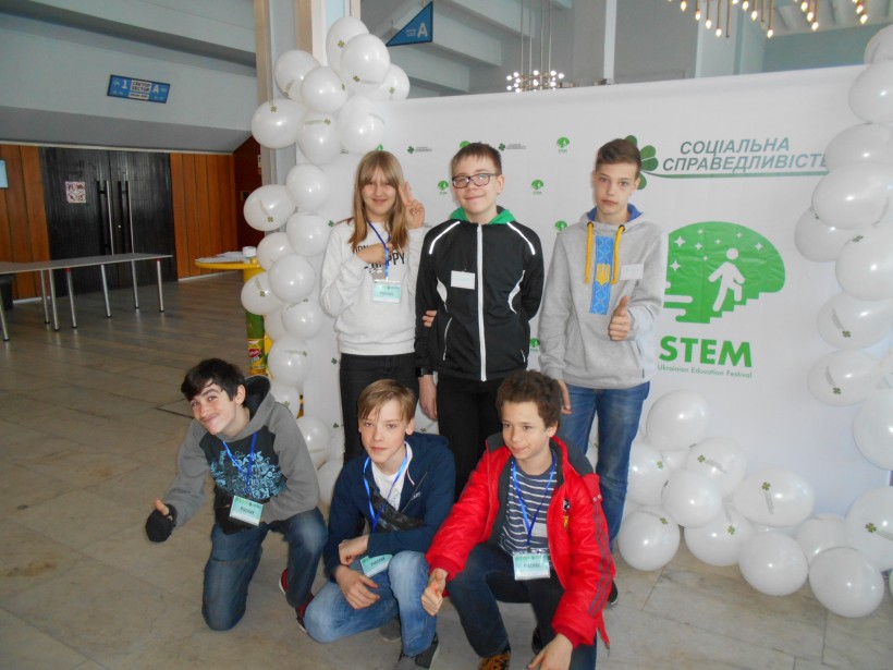 Учні Дитячої інженерної академії представили 8 розробок на фестивалі STEM-освіти в Києві