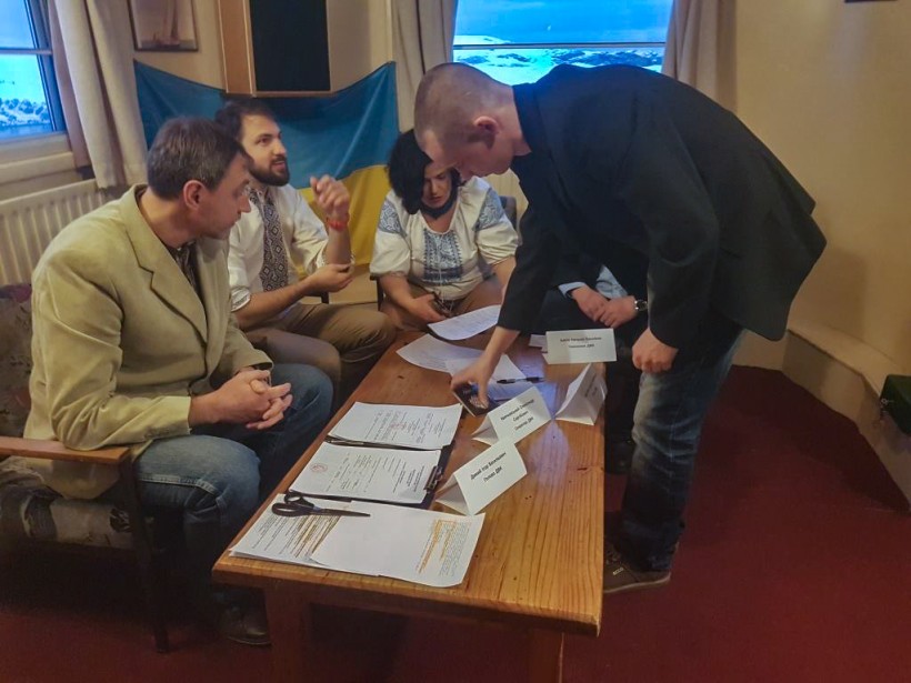Знову явка 100% та найшвидше голосування - учасники 24-ї Української антарктичної експедиції вже віддали голос на виборах Президента