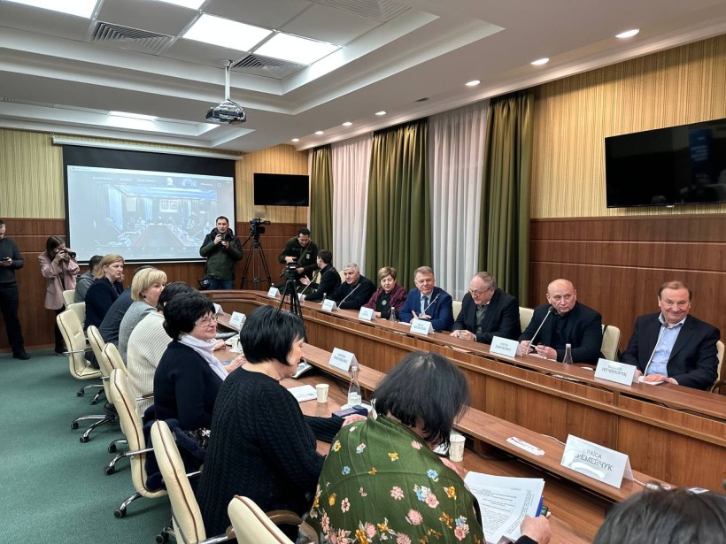 Сергій Шкарлет відвідав заклади освіти Харківщини та долучився до засідання Ради ректорів регіону