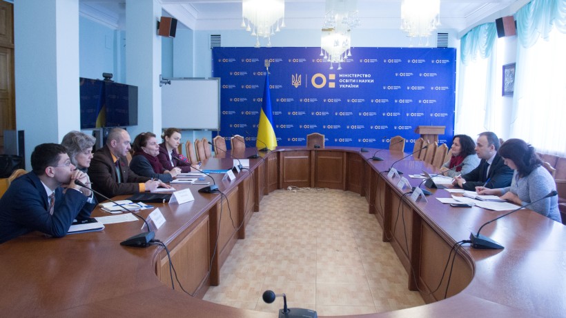 МОН планує продовжити співпрацю з ЮНІСЕФ у сфері дистанційного навчання, професійної освіти та допомоги молоді зі Сходу та Криму, - заступник Міністра Роман Греба