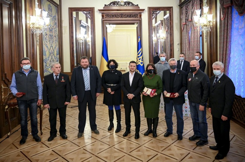 25-річчя антарктичної станції «Академік Вернадський»: уперше в історії Президент поспілкувався з українськими полярниками в режимі реального часу та вручив державні нагороди