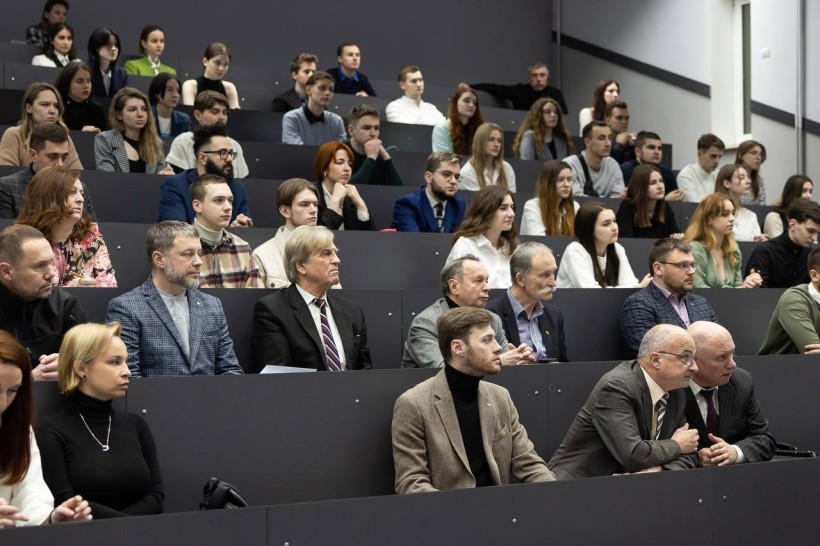 В Україні відбувся діалог щодо відновлення інфраструктури країни з урахуванням безбар’єрності