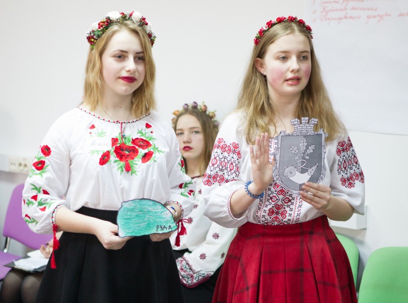 У Другій школі з філософії разом з підлітками взяли участь представники ЮНЕСКО та Африканської ради в Україні