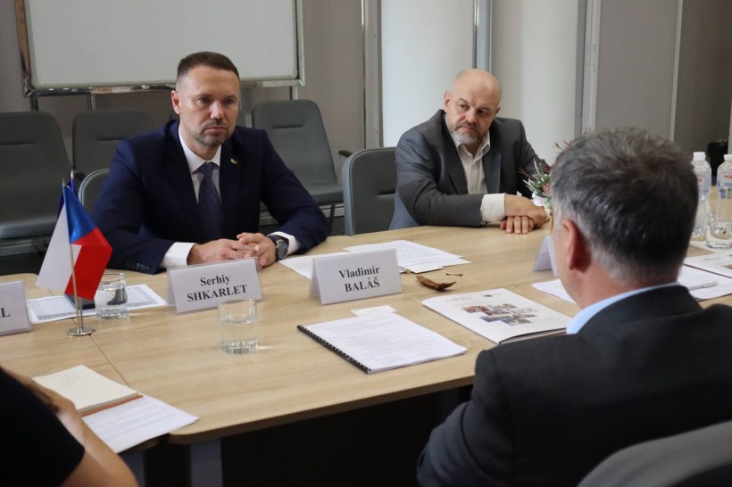 Міністри освіти і науки України та Чехії обговорили залучення українських дітей за кордоном до навчання