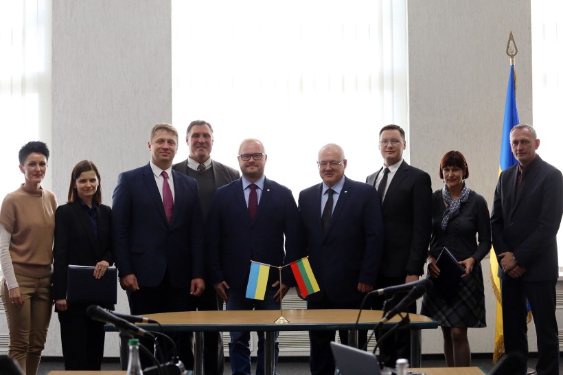 Обрано 12 переможців українсько-литовського конкурсу наукових проєктів - вчені двох країн працюватимуть над цими дослідженнями у 2020-2021 роках