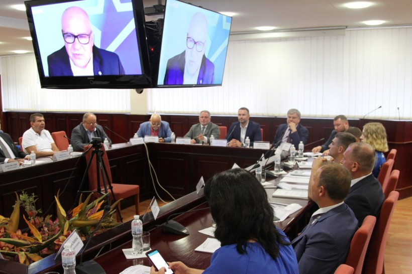 Сергій Шкарлет привітав студентів, які стали переможцями і призерами Європейських університетських ігор та Чемпіонату світу з футзалу