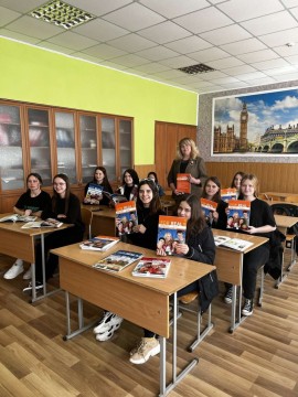 Майже 200 профтехів отримали понад 33 тис. підручників з англійської мови