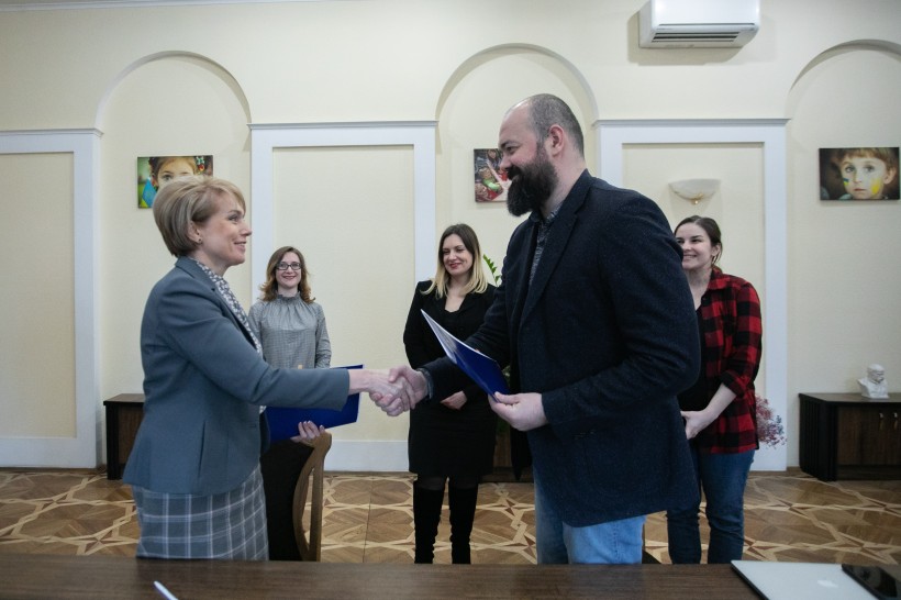 Соціальні проекти та поширення кращих практик серед школярів і студентів - МОН підписало Меморандум з фундацією “З країни в Україну”