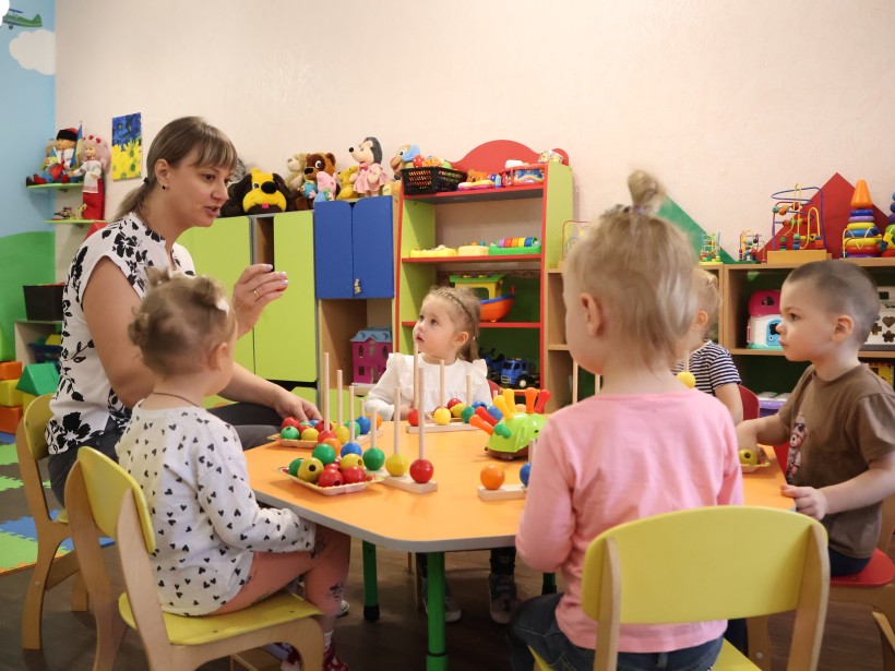 Центр педагогічного партнерства: як у Запоріжжі підтримують дітей раннього віку та їхніх батьків