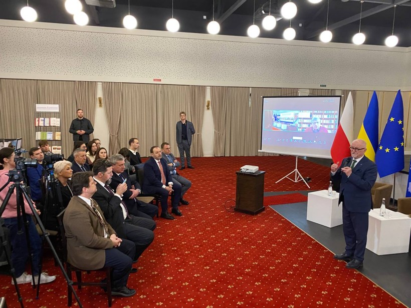 Перші українсько-польські дебати у Міжнародному центрі зустрічей студентської молоді