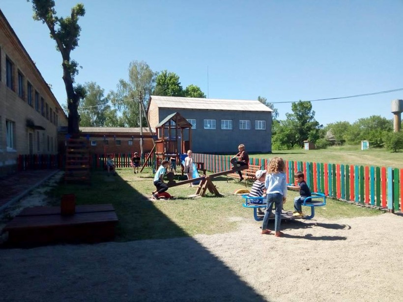 На Київщині відкрили дитсадок з сучасним обладнанням та ігровим майданчиком