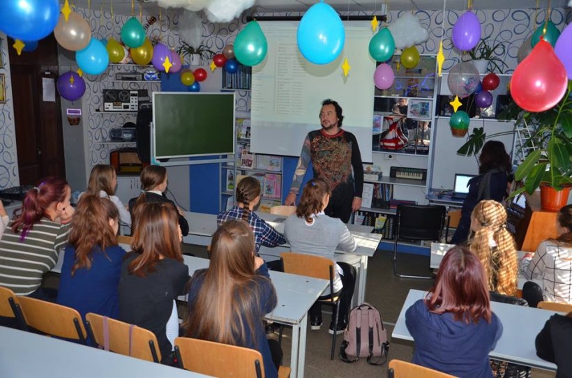 У Сумській школі пройшла унікальна акція до Дня працівника освіти