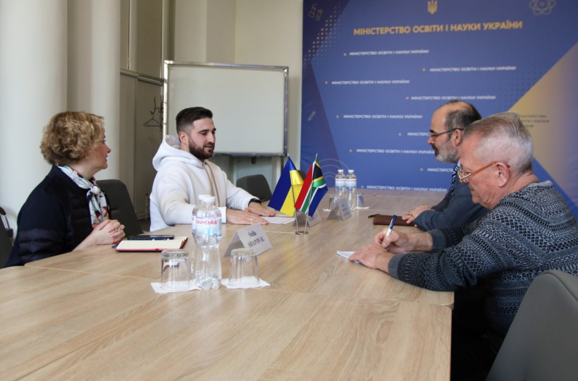 Євген Кудрявець обговорив питання двосторонньої співпраці в галузі освіти і науки з послом ПАР в Україні