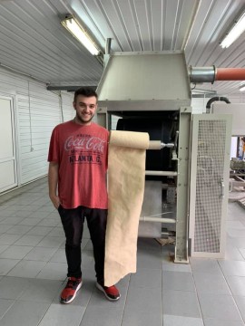 Український студент готує до запуску першу в світі лінію з переробки опалого листя на папір