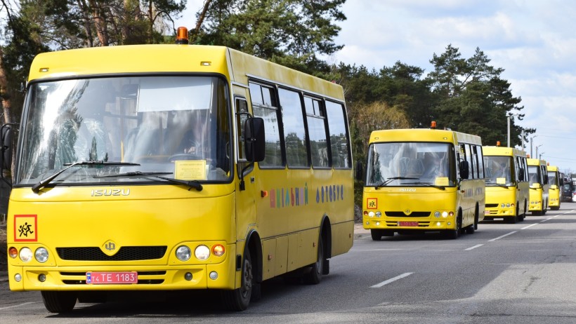 Для сільських шкіл Кіровоградщини придбали 11 нових автобусів