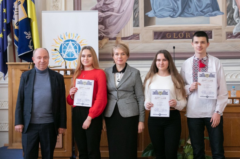 Міністр занепокоєна, що молоде покоління втрачає наполегливість і терпіння – з виступу Лілії Гриневич перед лауреатами стипендії Президента України