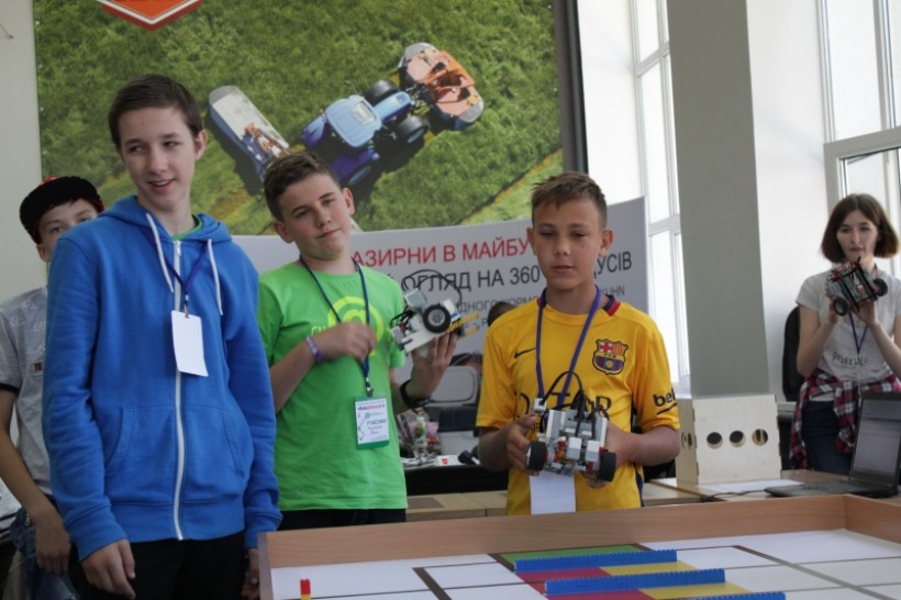 На базі НУБіП провели учнівську олімпіаду з робототехніки “RoboDrive”