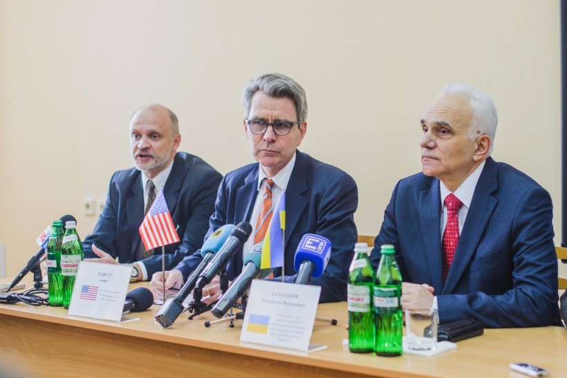 Посол США в Україні Джеффрі Пайєтт зустрівся із студентами Маріупольського державного університету