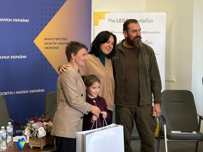 Відбулася зустріч із The LEGO Foundation: передали техніку для навчання у школах