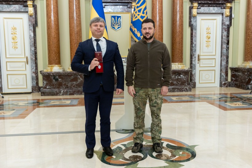 Про сумлінну роботу українських освітян сьогодні свідчать не лише здобутки їхніх учнів на олімпіадах, а й перемоги на фронті, – Володимир Зеленський