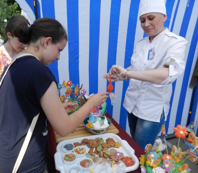 На фестивалі робітничих професій “ПрофFEST-2018” близько 2 тис учнів та педагогів презентували свій фах