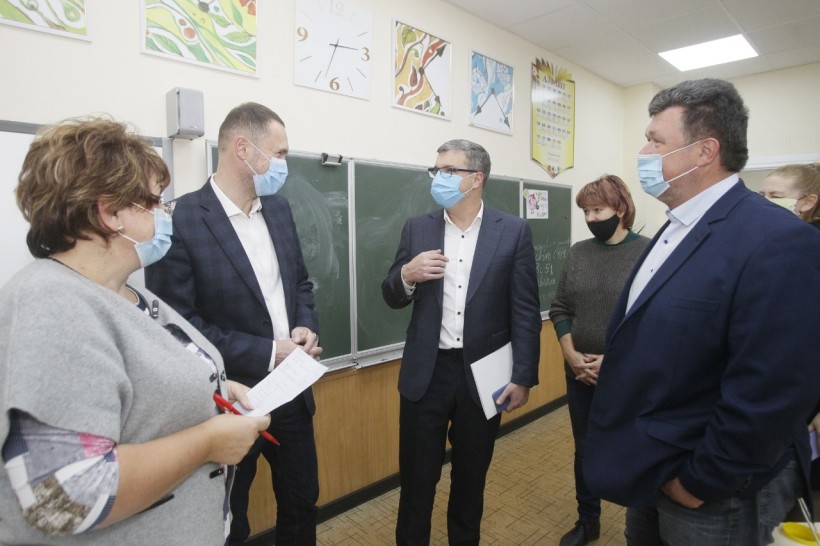 Сергій Шкарлет відвідав у Києві реконструйовану гімназію № 315