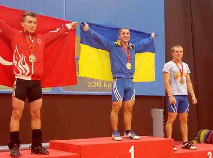 Важкоатлети ЗНУ привезли з Чемпіонату Європи чотири «золота» та чотири «срібла» та «бронзу»