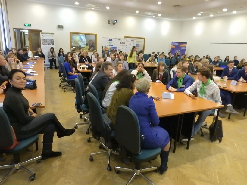 На базі УБС визначили переможців Всеукраїнського турніру з фінансової грамотності, учасниками якого стали 10 шкільних команд