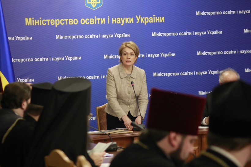 У МОН вручили перші свідоцтва про державне визнання документів про вищу духовну освіту