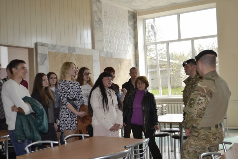 Студентський актив Миколаївського національного аграрного університету відвідав морських піхотинців
