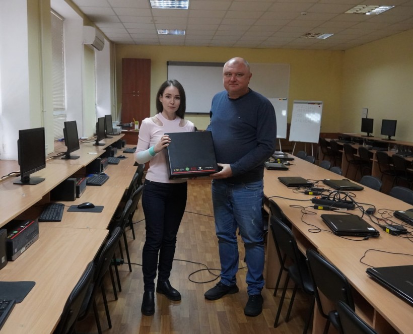 «Незламна освіта»: міжнародна допомога в забезпеченні комп’ютерами