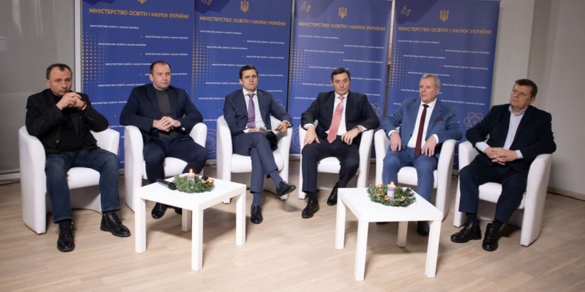 МОН обговорило з департаментами освіти ОДА підсумки року у форматі TV-студії «Освітянський канал 2021»