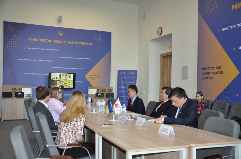 JICA передає ноутбуки цифровим освітнім центрам в Україні