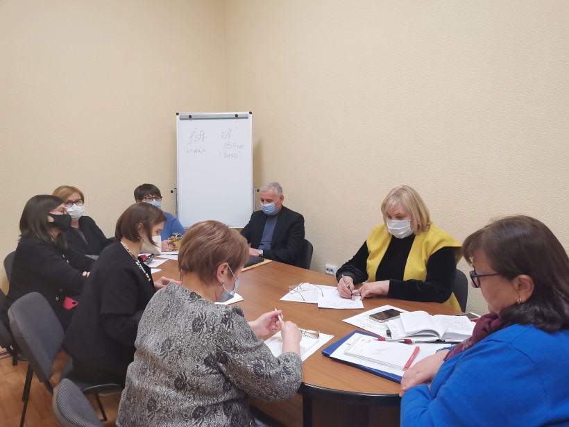 Відбулась пряма телефонна лінія Уряду за участю керівництва МОН